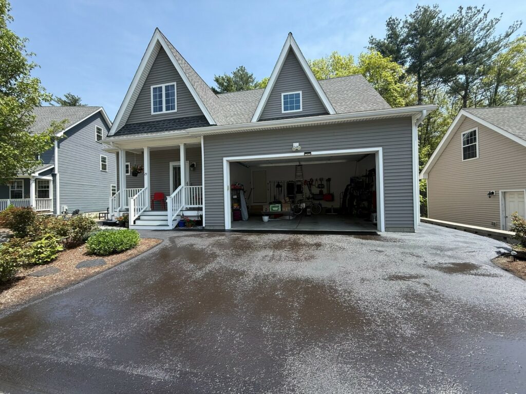 Sealcoating in Massachusetts - Driveways & Parking Lots